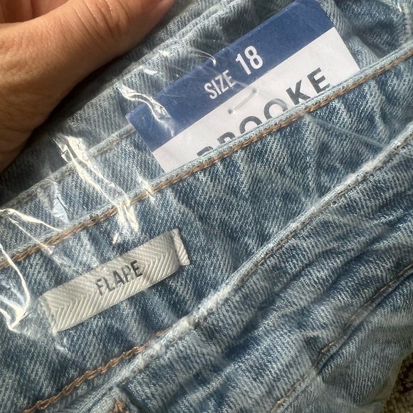 BRAND NEW ASOS jeans. They sent me the wrong size and I forgot to return them. - Picture 2 of 4